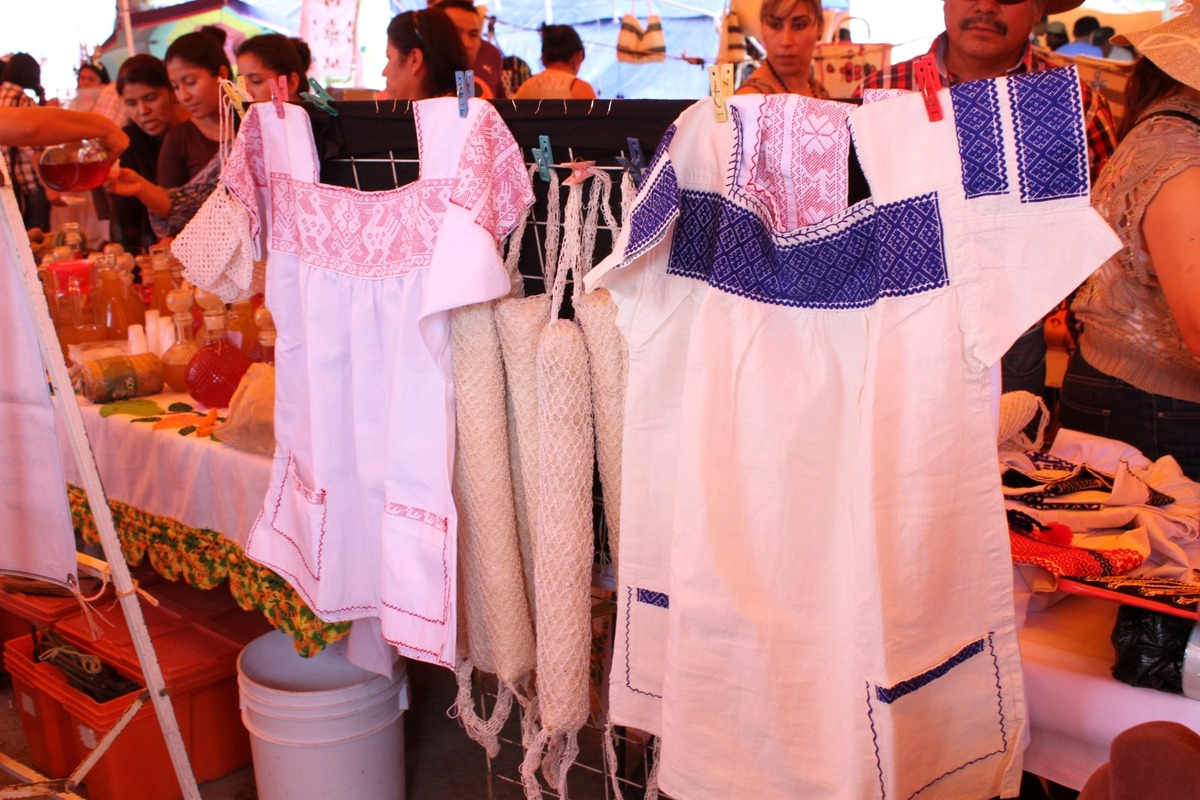 Reconocen a artesanos ganadores del concurso regional del Valle del Mezquital