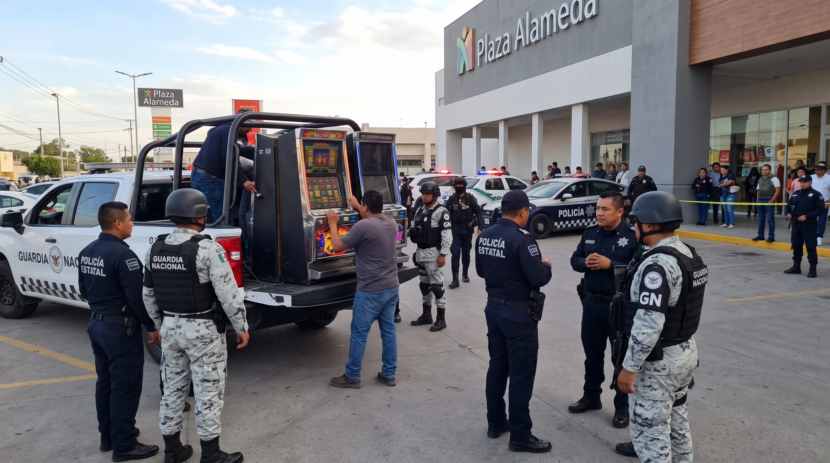 Retiran máquinas tragamonedas durante operativo en Plaza Alameda de Tizayuca imagen destacada