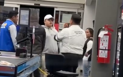 Presunto intento de robo en Walmart de termina en agresión a guardias imagen destacada