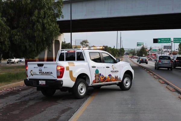 Aumentan a 10 las amonestaciones por invadir el carril exclusivo del Tuzobús en un solo día