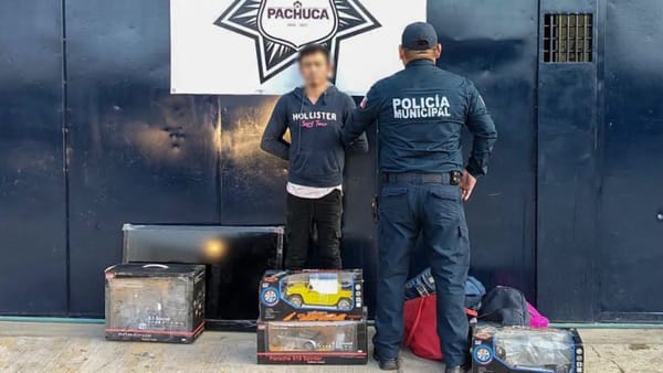 Detienen a hombre por presunto robo a casa habitación en la colonia Santa Julia de Pachuca