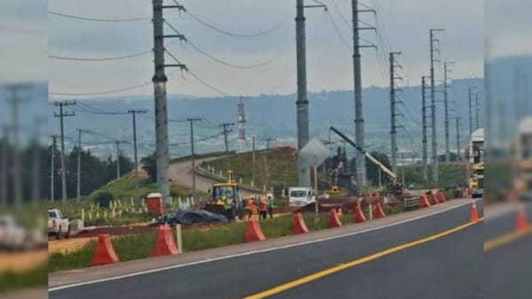 Muere trabajadora tras ser atropellada por un camión durante obra carretera en Tulancingo