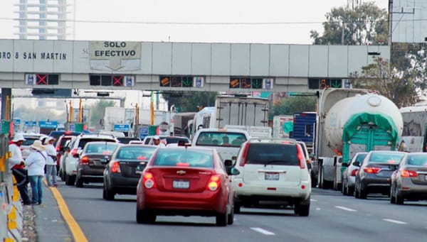 Alertan por presuntos cristalazos a vehículos en gasolinera de la México-Pachuca