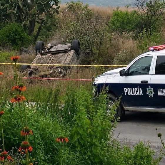 Muere una persona tras volcar su vehículo en la antigua México–Querétaro, en Tepeji
