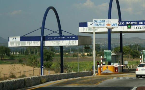 Asaltan a trailero en Hidalgo y lo abandonan en el Arco Norte; transportaba chiles rumbo a Tulancingo