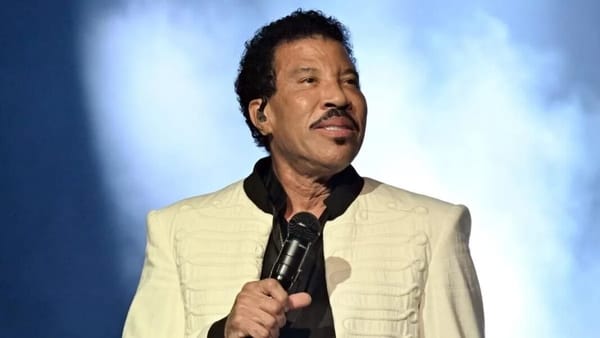 Lionel Richie ingresa de nueva cuenta al hospital
