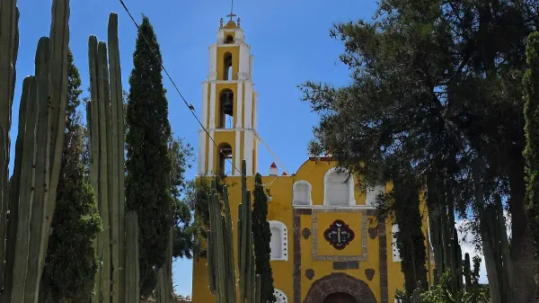 Tras 19 años, Santa Rosa de Lima vuelve a la capilla de Santa Mónica en Epazoyucan