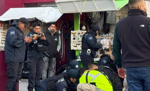 Cae estructura en la Feria de Pachuquilla; dos menores resultan lesionados