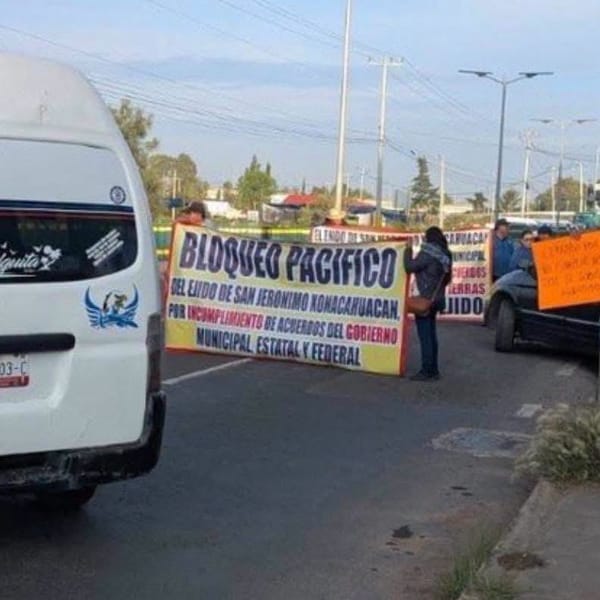 Bloqueo afecta acceso al AIFA desde la México-Pachuca