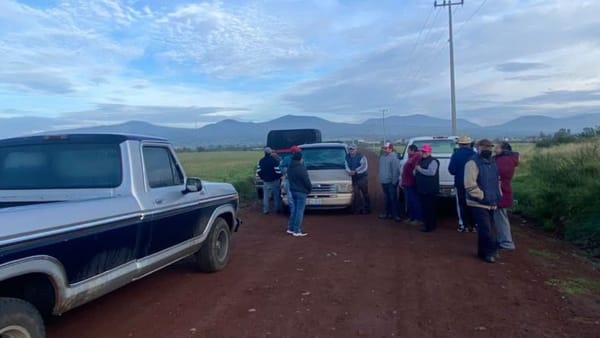 Bloquean acceso al relleno sanitario de Apan por malas condiciones del camino