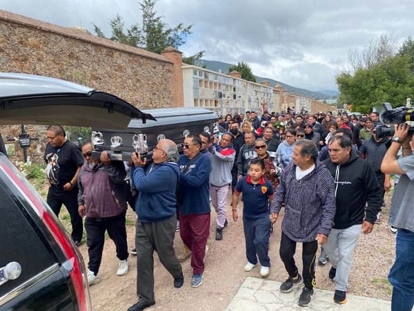 Despiden a “El Búho”, réferi hidalguense; investigan su muerte durante función de lucha libre