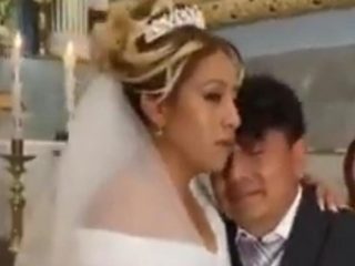 ¡Bien borracho llegó a  su boda!