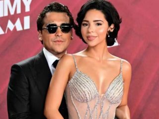 Ángela Aguilar y Nodal comparten foto romántica, pero desatan polémica por "Photoshop"