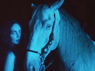 Belinda causa polémica por videoclip musical con "simbología satánica"